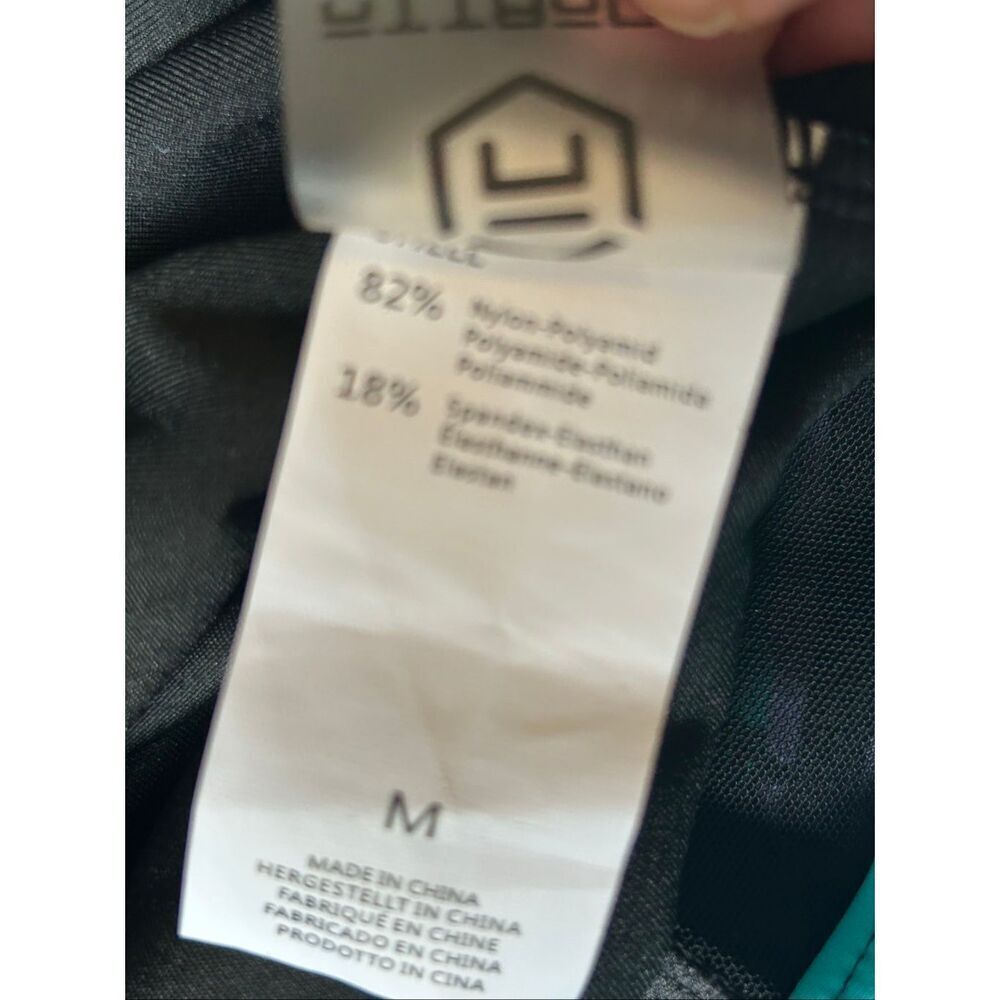 Attraco Swimsuit Size Medium - Picture 6 of 6